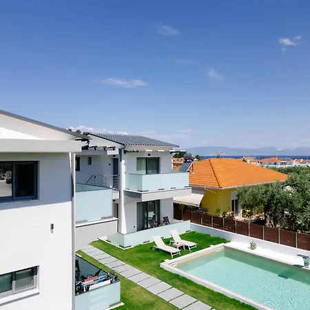 Апарт-отель Emerald Project